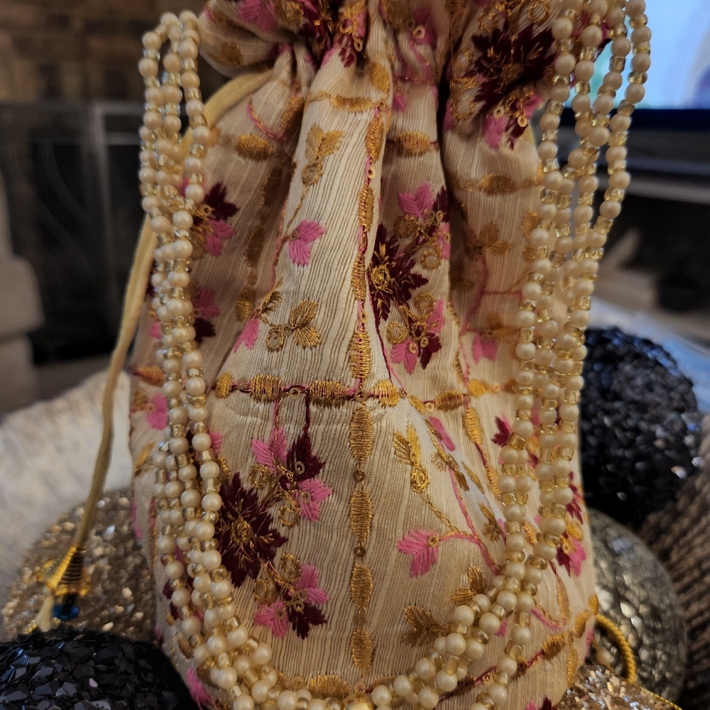 Drawstring Clutch - Picture 9 of 11